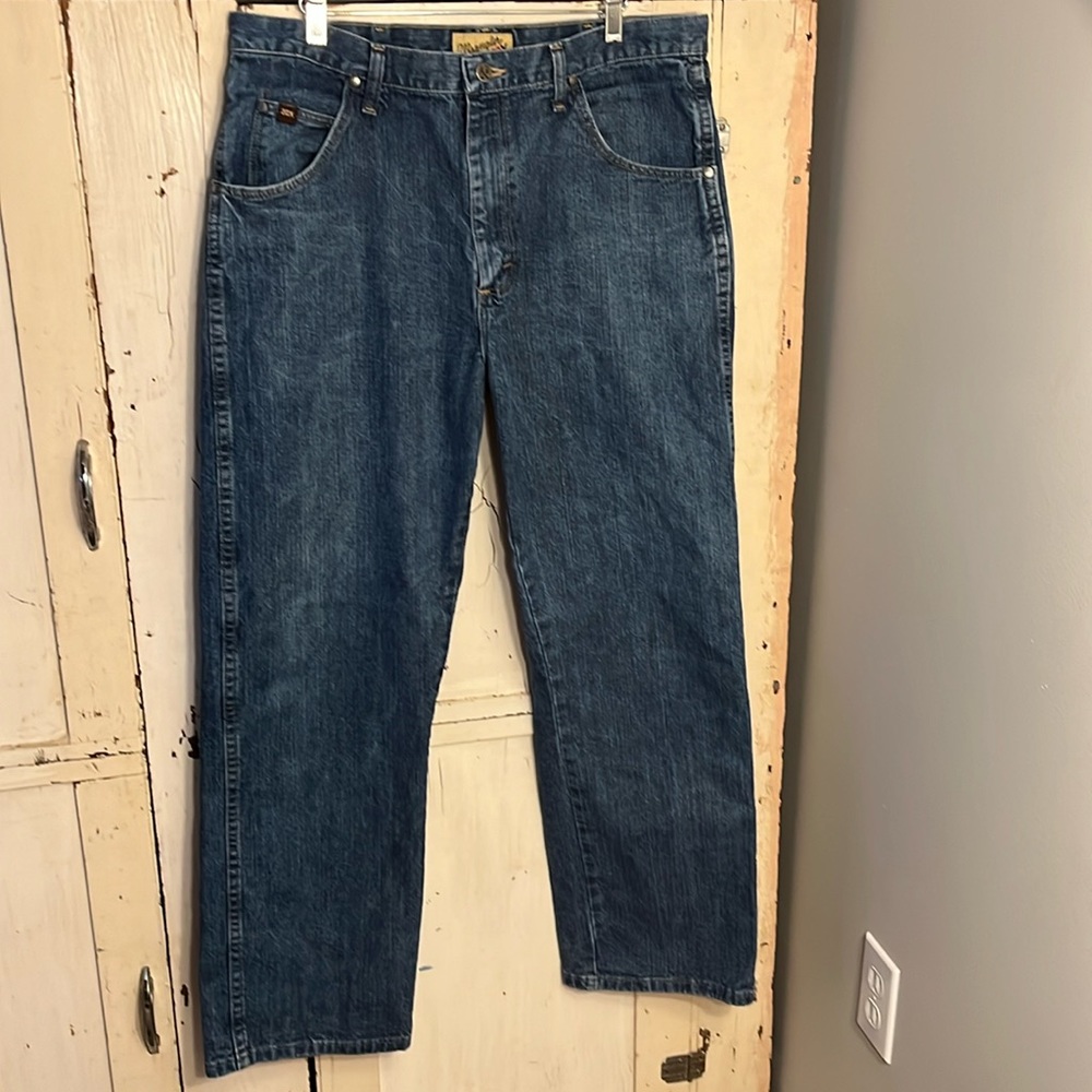 Men’s Wrangler 20X Style 23 Relaxed Straight Leg Size 36 x 32